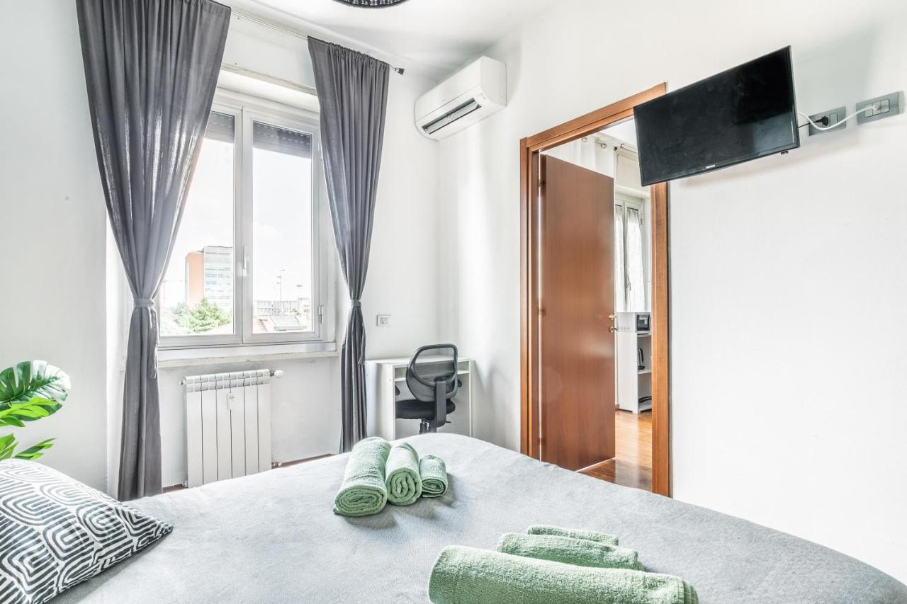 'Tribal House' Sansiro-Rhofiera-Duomo Apartman Milánó Kültér fotó